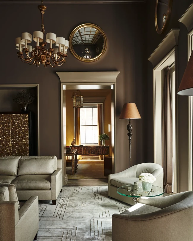 Kondominium Raja Charles yang berada di lantai 11 ini memiliki luas 334 m2. Pada hunian mewah tersebut ada tiga kamar tidur dan empat kamar mandi. Foto: Dok. Optimist Consulting