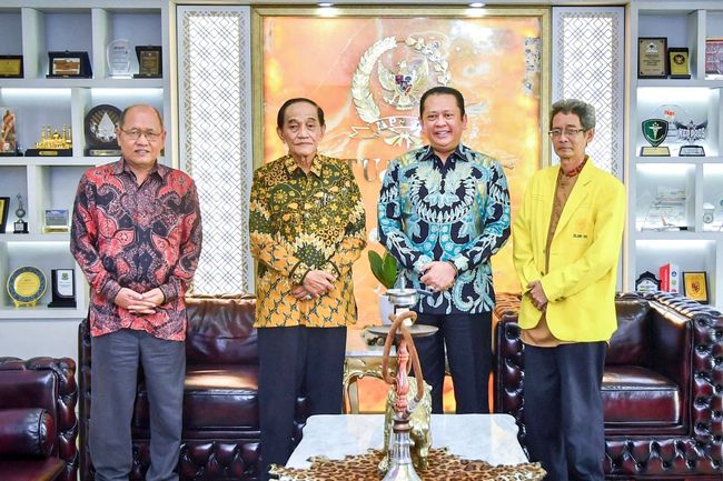 Bamsoet dan Prof. Abdul Bari Azed