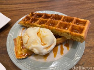 The Bunker: Bisa Ngemil Waffle Sambil Main Boardgame di Kafe Ini