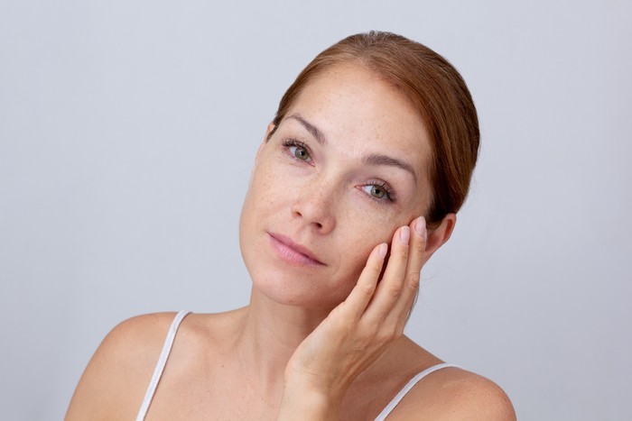 Cara Mengencangkan Kulit Wajah Usia 40 Tahun