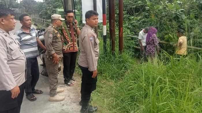 Penemuan Tragis: Mayat Bayi Laki-laki di Kali Cikereti Bogor Mengagetkan Warga