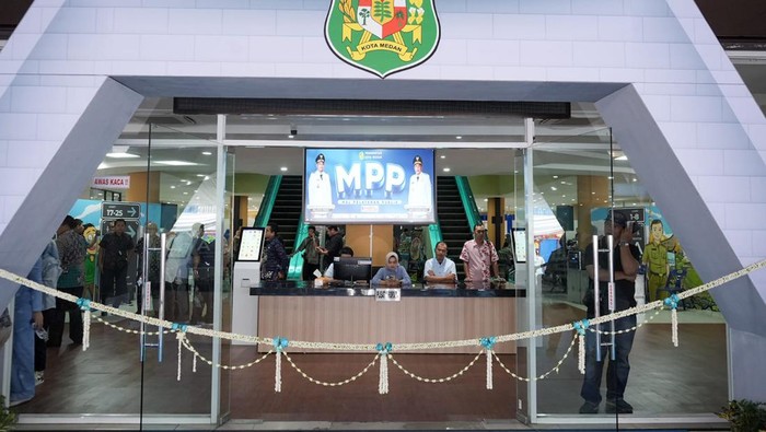 Gedung Eks Plaza Medan Baru yang kini jadi mal pelayanan publik Pemkot Medan. (Nizar Aldi/detikSumut)