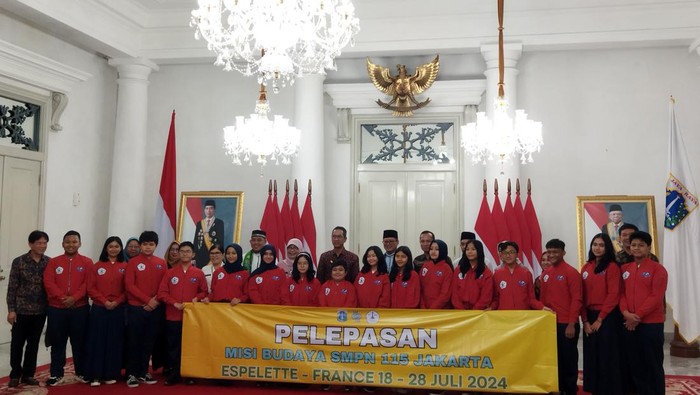 Pelajar SMPN 115 Jakarta Melangkah ke Panggung Internasional Festival Budaya di Prancis