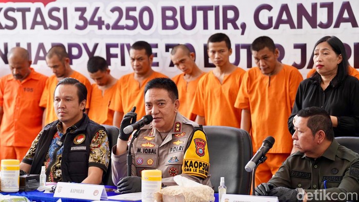 Kapolda Riau Irjen Mohammad Iqbal saat pemaparan kasus narkoba