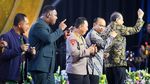 Kapolri-Panglima TNI hingga CT Goyang Gemu Famire di Hoegeng Awards 2024