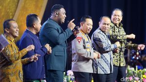 Kapolri-Panglima TNI hingga CT Goyang Gemu Famire di Hoegeng Awards 2024