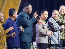 Kapolri-Panglima TNI hingga CT Goyang Gemu Famire di Hoegeng Awards 2024