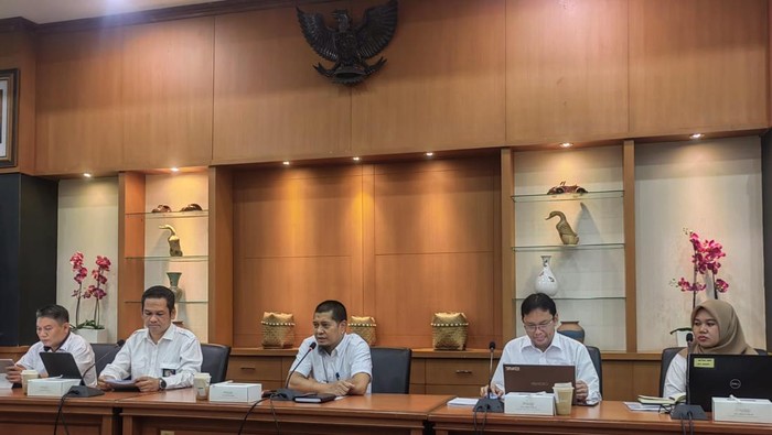 Kementerian Perindustrian (Kemenperin) mengungkap industri bengkel pesawat atau Maintenance, Repair and Overhaul (MRO) Indonesia masih kalah dari luar negeri.