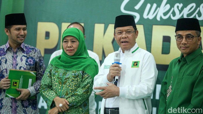 DPP PPP resmi memberikan dukungan kepada Khofifah Indar Parawansa-Emil Dardak dalam Pilgub Jawa Timur. Penyerahan surat rekomendasi diberikan hari ini.