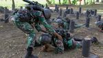 Melihat Kekompakan Marinir dalam Lomba Ketangkasan Halang Rintang