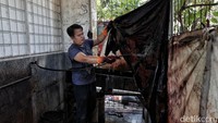 Batik Marunda merupakan batik yang dikerjakan semuanya menggunakan tangan atau yang dikenal juga dengan batik tulis. Saras menyebut batik Marunda memiliki kekhasan kendati motifnya sama tapi yang mencantingnya berbeda orang maka hasilnya pun akan memiliki perbedaan.