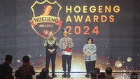 Hoegeng Awards merupakan program yang kolaborasi detikcom dengan Polri untuk memberikan penghargaan bagi polisi-polisi teladan. Ada 5 kategori dalam Hoegeng Awards 2024, yaitu Polisi Berdedikasi, Polisi Inovatif, Polisi Berintegritas, Polisi Pelindung Perempuan dan Anak, serta Polisi Tapal Batas dan Pedalaman.  