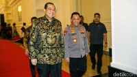 Kedatangan Kapolri disambut oleh Chairman CT Corp Chairul Tanjung (CT).