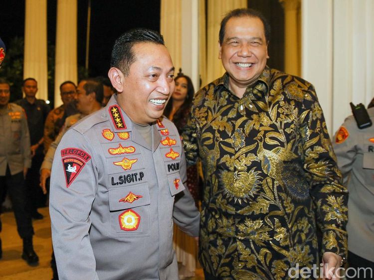 Momen Kapolri Disambut CT di Malam Hoegeng Awards 2024