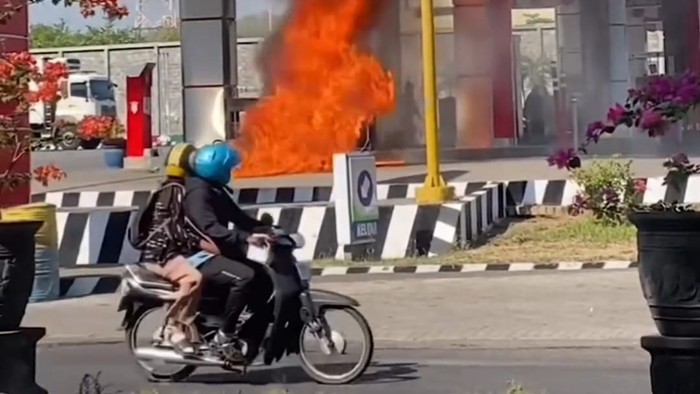 Motor terbakar di Pasuruan