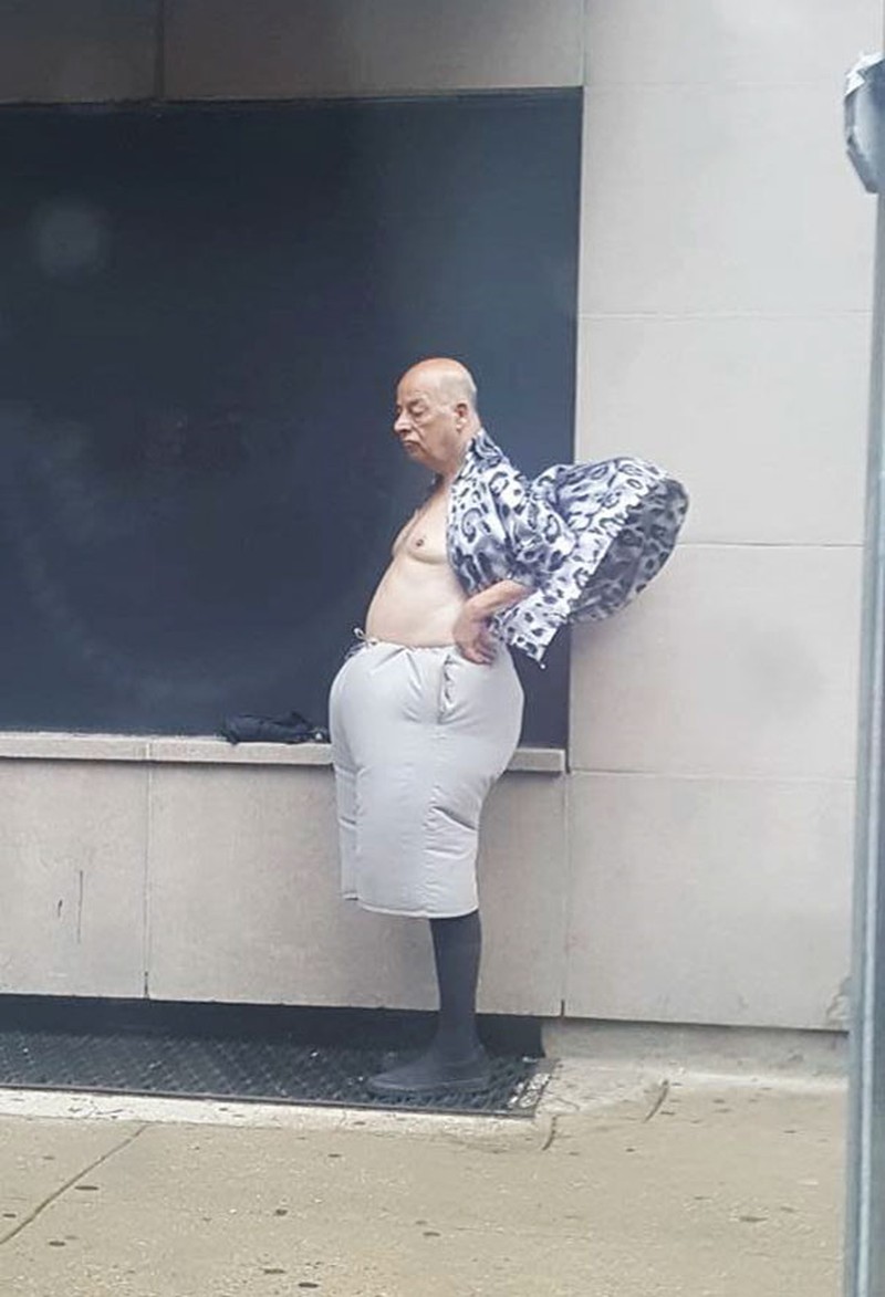 Ada kalanya hidup dibawa santai, semua biar tetap waras di Bumi yang sudah gila ini. Kayak orang-orang berikut ini.