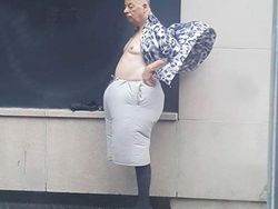 Orang-orang Ini Santuy Banget, Definisi Living in the Moment