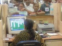 Ada kalanya hidup dibawa santai, semua biar tetap waras di Bumi yang sudah gila ini. Kayak orang-orang berikut ini.