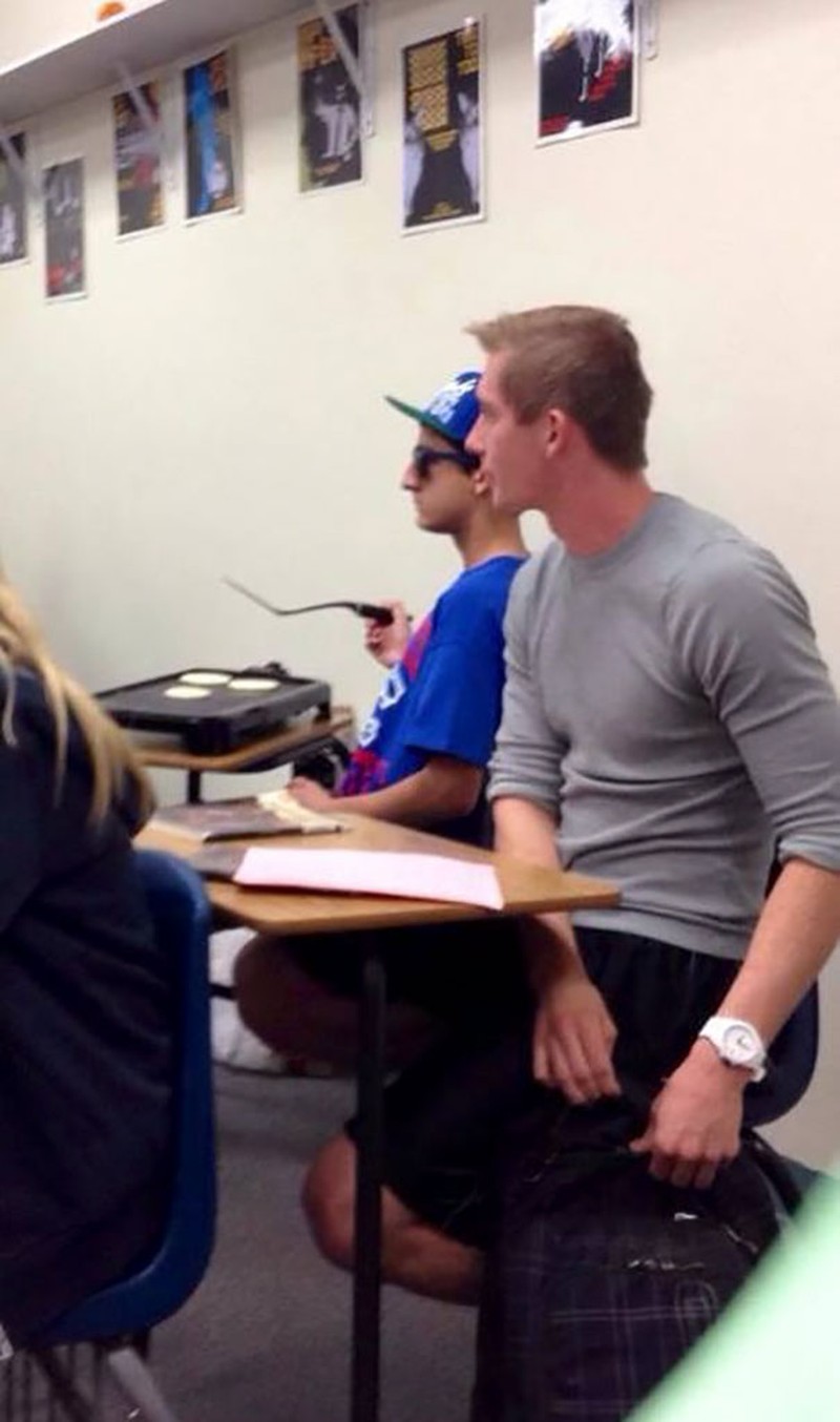 Ada kalanya hidup dibawa santai, semua biar tetap waras di Bumi yang sudah gila ini. Kayak orang-orang berikut ini.