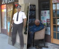Ada kalanya hidup dibawa santai, semua biar tetap waras di Bumi yang sudah gila ini. Kayak orang-orang berikut ini.