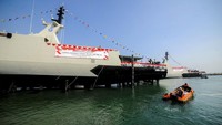 Kapal perang itu akan melakukan pengamanan di wilayah Marauke dan Tarakan.