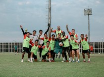 Liga 1: Cara Paul Munster Cairkan Suasana Tim di Tengah Latihan Berat