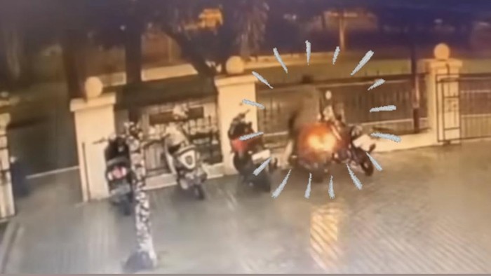 Pencuri motor di Taman Dealova, Pangkalpinang terekam CCTV