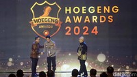 Penghargaan Hoegeng Awards 2024 kategori Polisi Inovatif ini dibacakan oleh Dewan Pakar Hoegeng Awards Mas Achmad Santosa. Trofi untuk AKP Reza diberikan oleh Menpan RB Abdullah Azwar Anas.