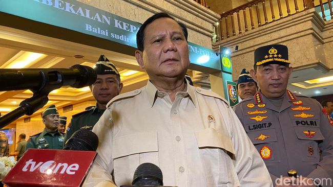 Prabowo Subianto memberikan pembekalan kepada Calon Perwira Remaja (Capaja) TNI-Polri di Balai Sudirman, Jakarta Selatan (Wildan/detikcom)