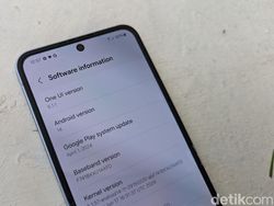 Unboxing Samsung Galaxy Z Flip 6 yang Desainnya Makin Bold