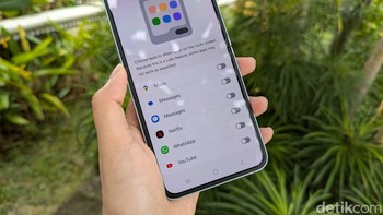 Daftar aplikasi yang bisa diakses langsung dari cover screen Galaxy Z Flip 6. Foto: Virgina Maulita Putri/detikINET