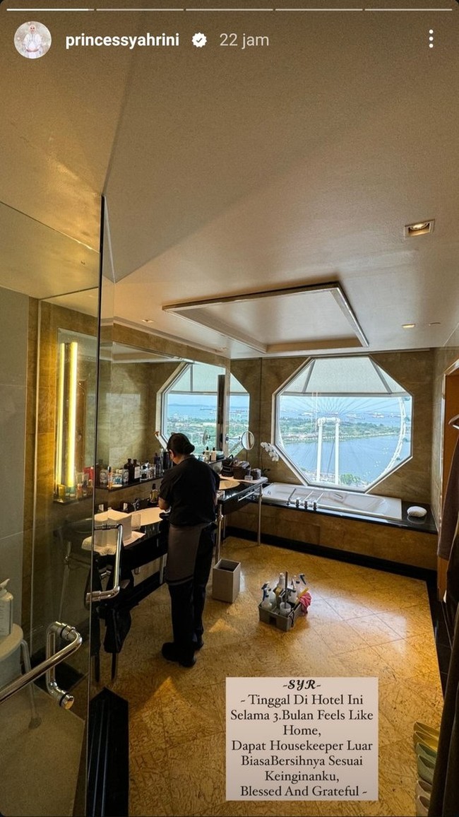 Meski tengah hamil besar, istri Reino Barack itu tetap aktif membagikan kegiatannya sehari-hari ke akun Instagram pribadinya. Beberapa waktu lalu Syahrini mengungkapkan jika dirinya sudah menginap di sebuah hotel selama 3 bulan. Foto: Instagram/@princessyahrini