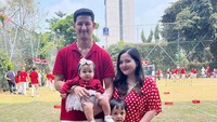 Tasya mengingatkan pada masa sekarang banyak cara dan kesempatan untuk berkontribusi kepada negeri, baik secara konvensional dan modern. Siapapun kita, memiliki tempat untuk berkontribusi, asal kita mengusahakannya. Termasuk kami, para Ibu Rumah Tangga, ungkap Tasya Kamila. Foto: Instagram@tasyakamila