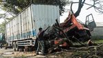Truk Muatan Popok Bayi Kecelakaan di Cianjur, 1 Orang Tewas