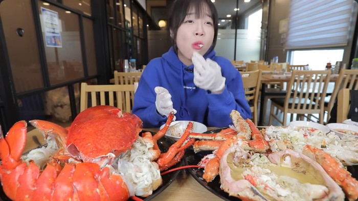 Tzuyang mukbang seafood