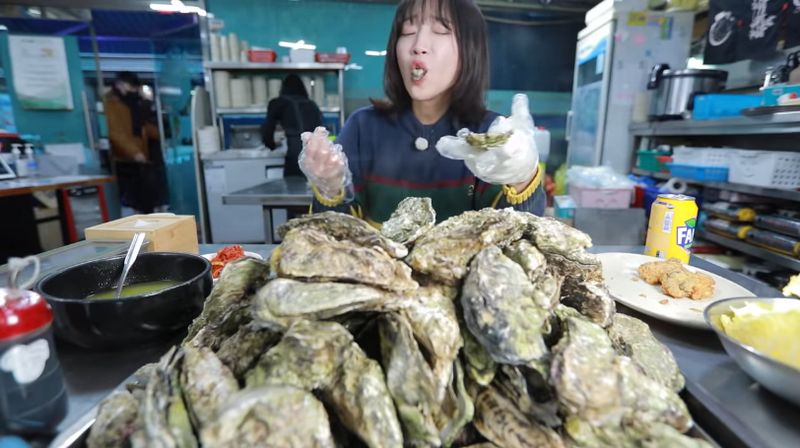 Tzuyang mukbang seafood