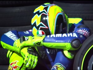 Rossi Disebut Nangis saat Menang Pertama Bareng Yamaha M1, Padahal Aslinya Begini