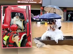 Viral Pengantin Kebanjiran, Pakai Gaun Nikah Terjang Banjir Naik Sampan