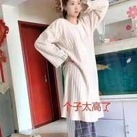 Awalnya aku bingung ketika orang-orang asing datang ke rumahku tapi akhirnya aku sadar mereka sangat antusias membantuku mencari pria yang baik dari manapun, katanya kepada Toutiao. Foto: TikTok/Internet