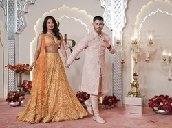 Foto: Gaya Selebriti Dunia Jadi Tamu di Pernikahan Putra Orang Terkaya Asia