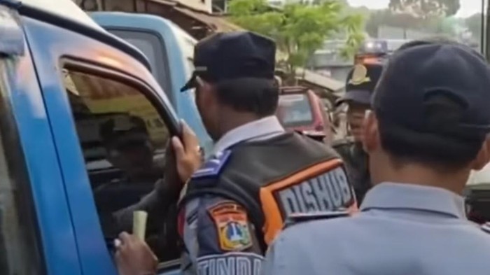 Tindakan Tegas Dishub DKI: Tertibkan Angkot Ngetem Sembarangan di Pasar Lenteng Agung, Atasi Kemacetan