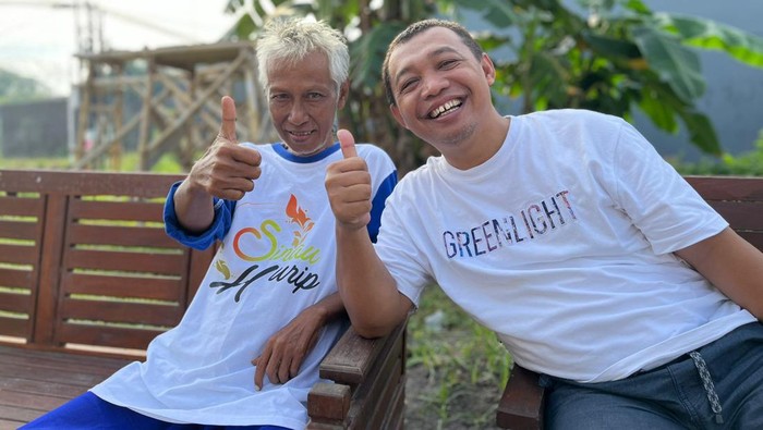 Purbo Iriantono (63) yang hidup menggelandang ditemukan pemilik akun youtube Sinau Hurip di jalanan Lingkar Selatan Pati dan dibawa ke rumhanya di Kudus, Rabu (10/7/2024).