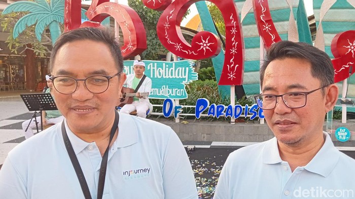 General Manager PT Angkasa Pura I Bandara Internasional Ngurah Rai Handy Heryudhitiawan (kiri), Sabtu (13/7/2024). (Aryo Mahendro/detikBali)