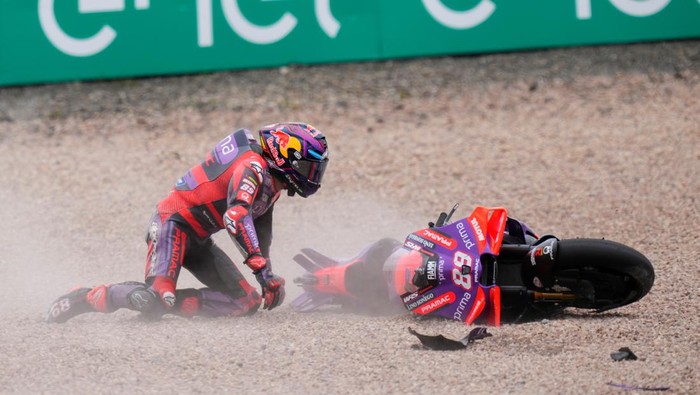 Jorge Martin (89) of Spain and Prima Pramac Racing Ducati crashed during the race day of the Liqui Moly Motorrad Grand Prix Deutschland at Sachsenring Circuit on July 7, 2024 in Hohenstein-Ernstthal, Germany. (Photo by Jose Breton/Pics Action/NurPhoto via Getty Images)