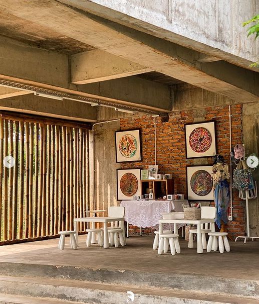 Kafe Sekaligus Galeri Seni Ini Cocok Buat Tempat Ngopi Santai