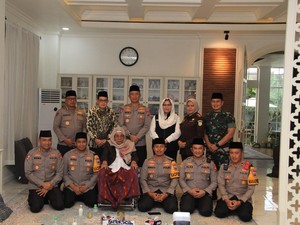 Kapolda Jatim Silaturahmi ke Ponpes Al Falah Ploso Mojo Kediri