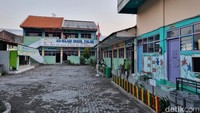 Pihak keluarga korban, menyebut rombongan hendak wisata ke Jogja. Wisata tersebut diikuti ketua yayasan hingga para guru. (Foto: Esti Widiyana)