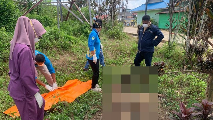 Warga di Kabupaten Kutai Timur (Kutim), Kalimantan Timur (Kaltim), dibuat geger dengan penemuan mayat pria tinggal kerangka di samping Kantor Camat Kaliorang.