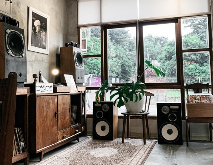 Keren! 5 Kafe Listening Bar yang Nyaman dan Populer di Jakarta