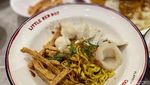 Huahh! Tersambar Pedasnya Mee Pok buatan Chef Singapura
